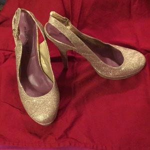 Glitter Gold Madden girl 4 in heels 1 in platform